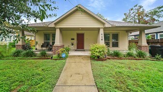 416 W 23rd St in Houston, TX - Building Photo