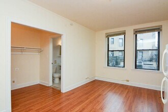 3335 W Diversey Ave in Chicago, IL - Building Photo - Building Photo