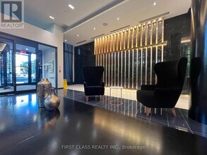 101 Erskine Ave in Toronto, ON - Building Photo - Building Photo