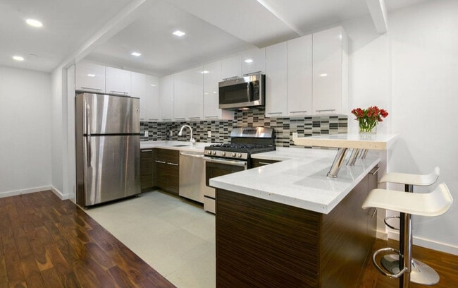 77 E 110th St in New York, NY - Building Photo - Building Photo