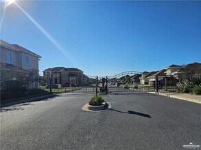 21 Radiant Ln in Edinburg, TX - Building Photo - Building Photo