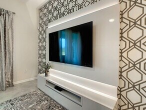 1520 Oasis Club Blvd in Four Corners, FL - Building Photo - Building Photo