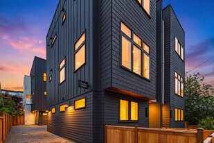 3638 Greenwood Ave N in Seattle, WA - Building Photo
