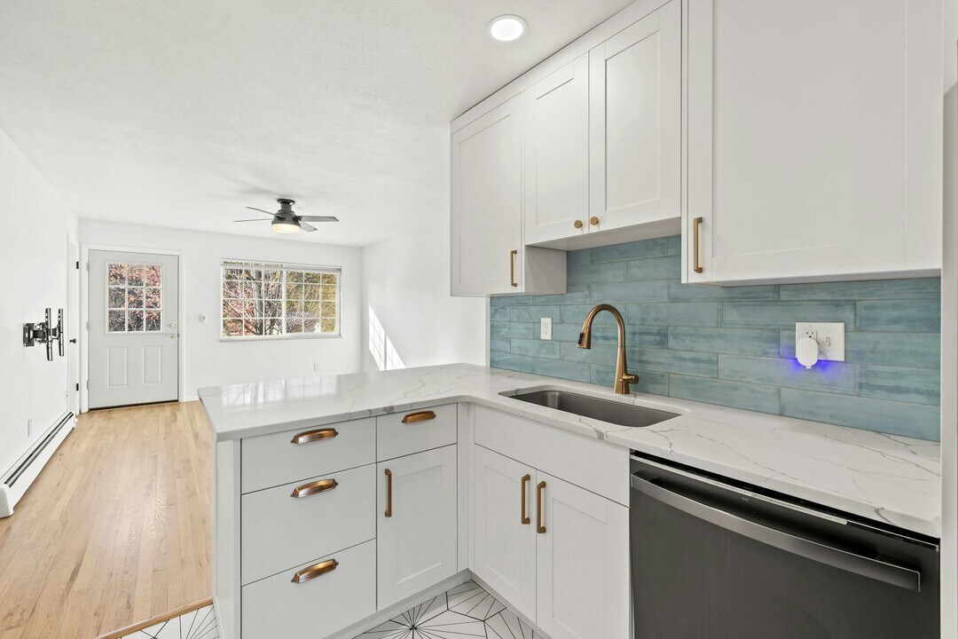 2011 Woodburn St in Colorado Springs, CO - Building Photo