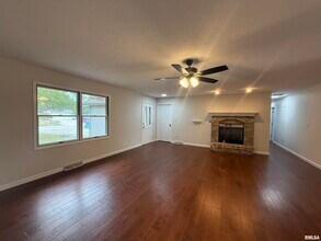 205 Appomattox Dr in Springfield, IL - Building Photo - Building Photo