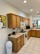 20061 Sanibel View Cir in Ft. Myers, FL - Foto de edificio - Building Photo