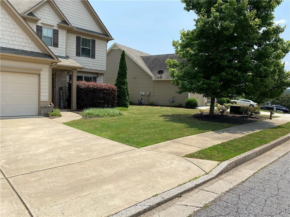 438 Fieldstone Ln in Dallas, GA - Building Photo