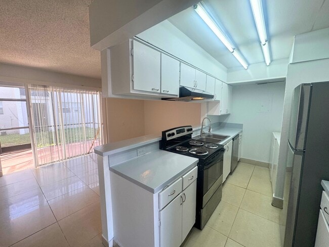 property at 4423 Treehouse Ln