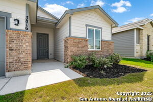 3816 Donald Dr in Seguin, TX - Building Photo - Building Photo