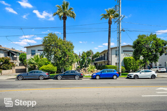 12715-12719 Vanowen St in North Hollywood, CA - Building Photo - Building Photo