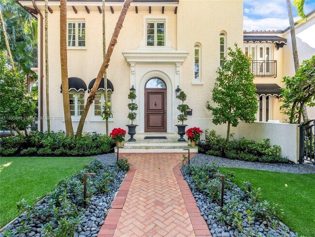 2700 Columbus Blvd in Coral Gables, FL - Building Photo - Building Photo