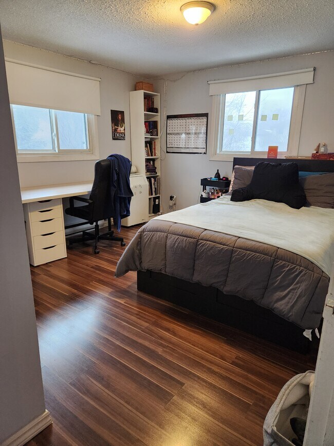 9 Koch Dr in Guelph, ON - Building Photo - Building Photo