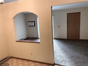 2204 Hanley Rd in Hudson, WI - Building Photo - Building Photo