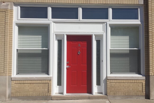 430 N Washington Ave, Unit D in Royal Oak, MI - Building Photo - Building Photo