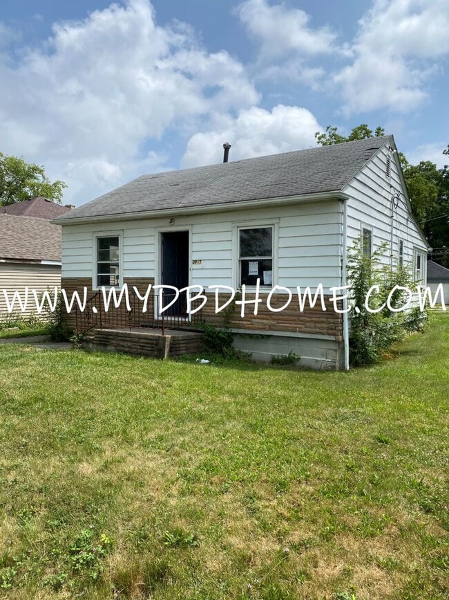 property at 3917 Avondale Dr
