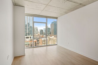 311 W Hubbard St in Chicago, IL - Building Photo - Building Photo