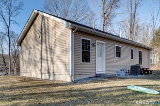 15 Hillyndale Rd in Mansfield, CT - Building Photo - Building Photo