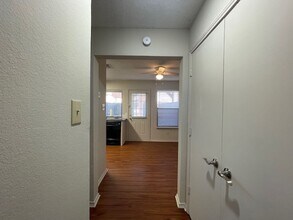 221 Meadow Ct in Keller, TX - Building Photo - Building Photo
