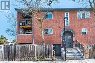 2866 Battleford Rd in Mississauga, ON - Building Photo