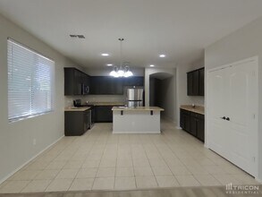7919 S 73rd Dr in Phoenix, AZ - Building Photo - Building Photo