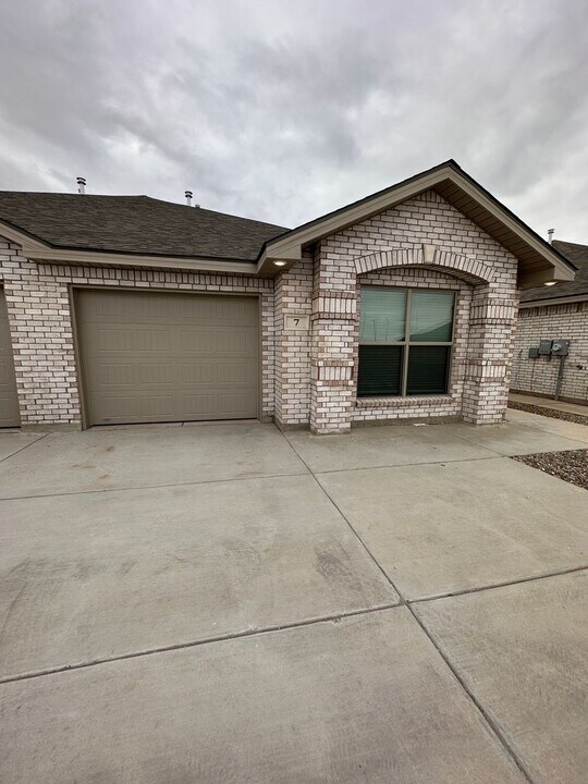 5 Deadwood Dr in Odessa, TX - Building Photo