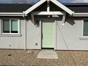 512 Forrest Ave in Lodi, CA - Building Photo - Building Photo