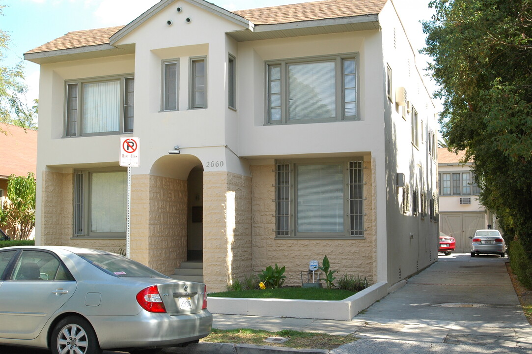 2660 Magnolia Ave. in Los Angeles, CA - Foto de edificio