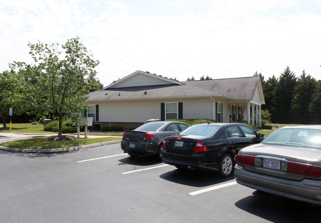 Woodfield II Apartments in Fairmont, NC - Building Photo - Building Photo