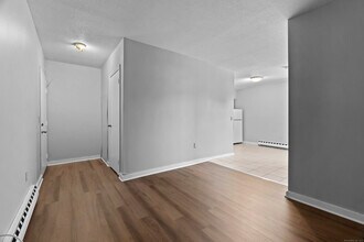 36 Main St in Thomaston, CT - Building Photo - Building Photo