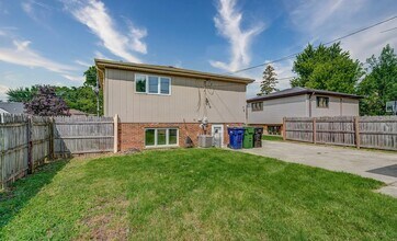 8835 S California Ave in Evergreen Park, IL - Building Photo - Building Photo