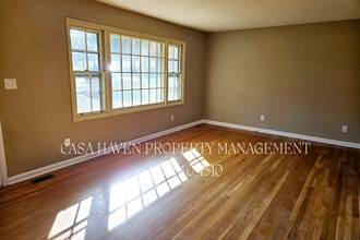 1907 Club Dr in Johnson City, TN - Building Photo - Building Photo