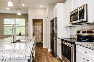 3120 Halsey Ave SE in Palm Bay, FL - Foto de edificio - Building Photo