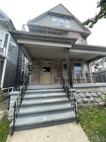 1015 Elmwood Ave in Buffalo, NY - Building Photo