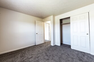 North Lake in Elkhart, IN - Building Photo - Building Photo