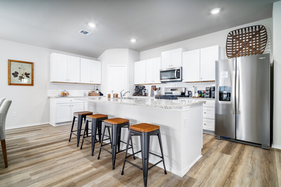 Enclave at Medina in Von Ormy, TX - Building Photo