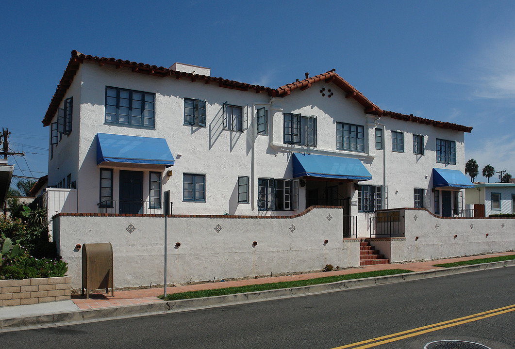 Vista Del Mar Apartments in San Clemente, CA - Building Photo