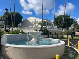 17565 NW 67th Pl, Unit #AXX in Hialeah, FL - Building Photo