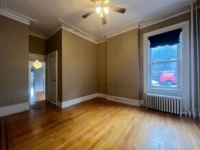 216 10th St in Hoboken, NJ - Foto de edificio - Building Photo