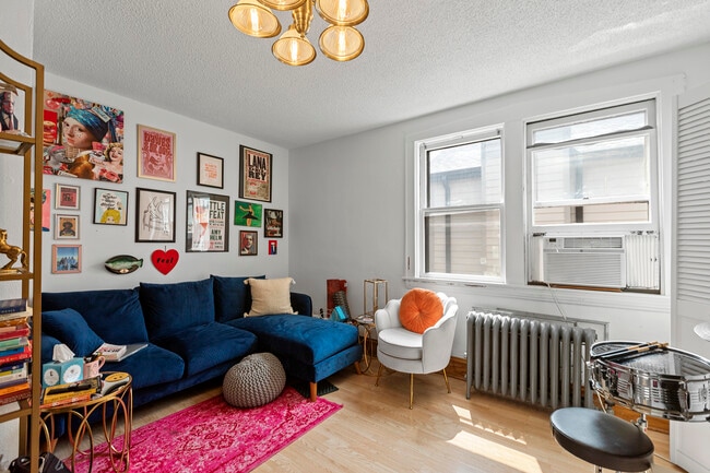 2507 N Sawyer Ave, Unit 2R