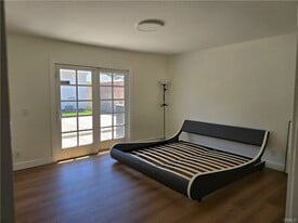 24224 Welby Way in Los Angeles, CA - Building Photo