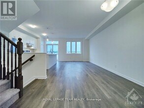 1003 Speedvale Ct in Ottawa, ON - Building Photo - Building Photo