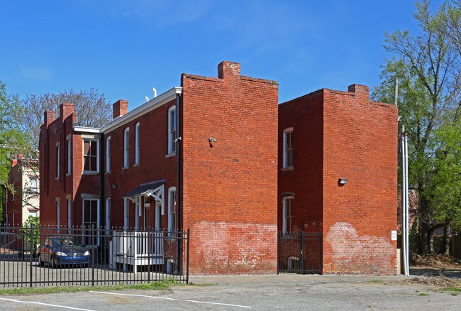 411-413 Adams St in Richmond, VA - Foto de edificio - Building Photo