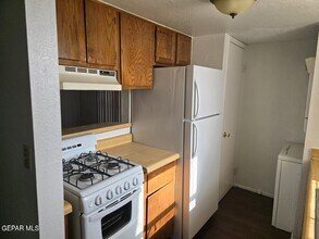 1922 Lake Omega St in El Paso, TX - Building Photo - Building Photo