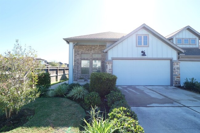 property at 8774 Laurel Crest Dr