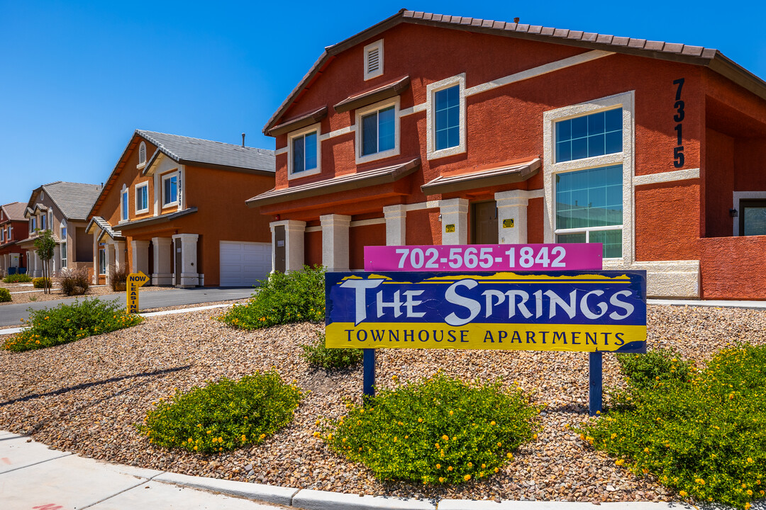 The Springs Townhomes in Las Vegas, NV - Building Photo