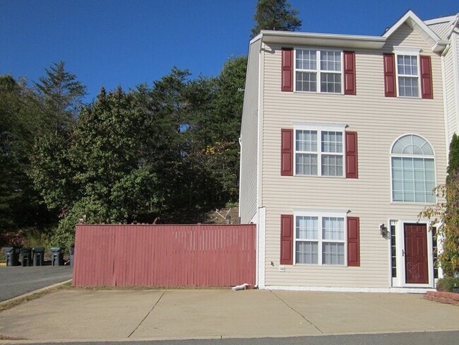 property at 1101 Highpointe Blvd