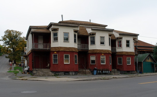 1301-1311 Lodi St in Syracuse, NY - Foto de edificio - Building Photo