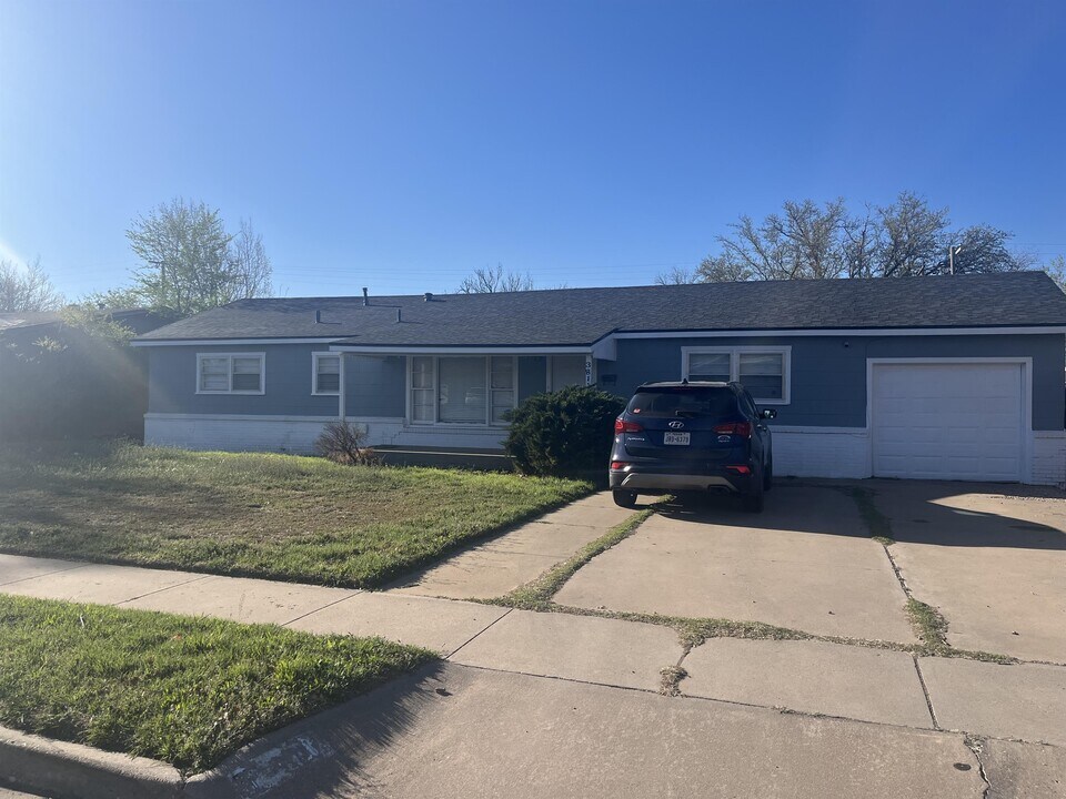 3811 38th St in Lubbock, TX - Building Photo