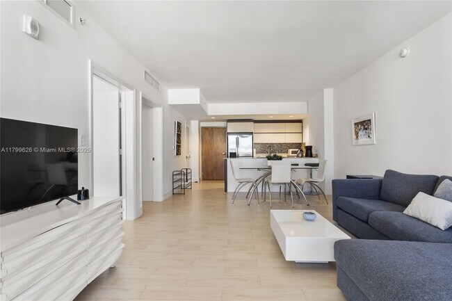 2155 Washington in Miami Beach, FL - Building Photo - Building Photo