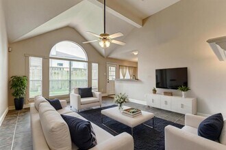 19715 Lindenfield Ct in Katy, TX - Building Photo - Building Photo